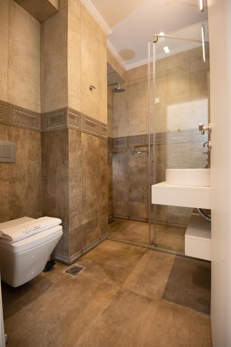 Apartments With Shower